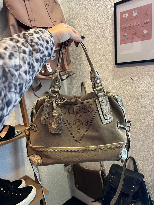 176-72 Guess tas