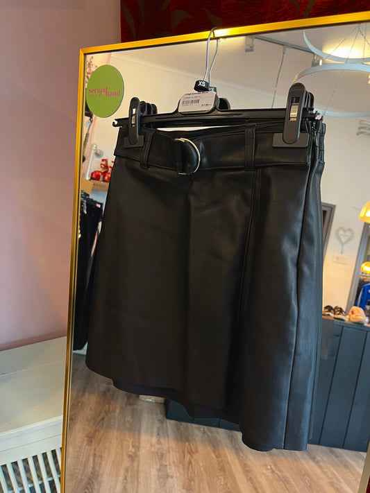 92-18 Skirt black